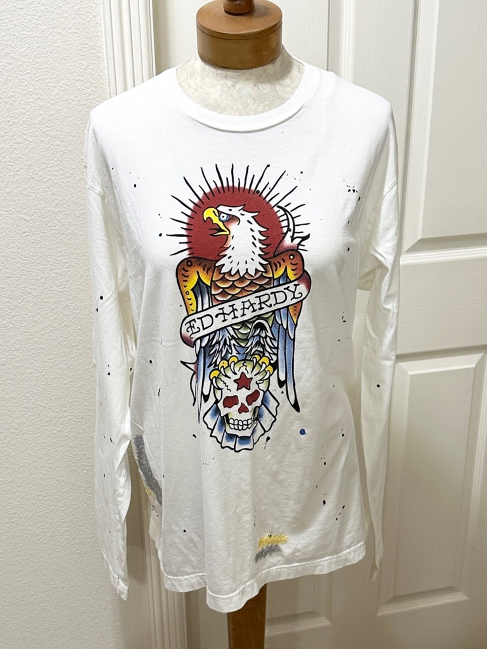Vintage Ed Hardy Men’s White Long-Sleeve Graphic Tee with Eagle and Skull - L